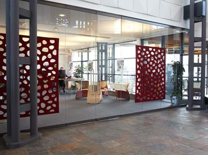 CoverSingle rumdeler i filt i bank (1)